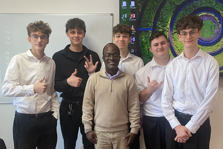 Beseda o globálních tématech ve 2. ročníku