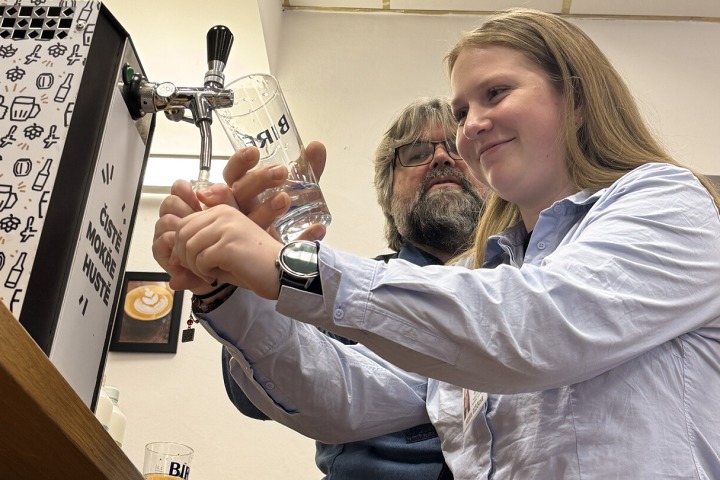 Už víme, jak se čepuje pivo